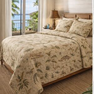 Tommy Bahama Island Map Quilt Set king quilt / 2 matching shams